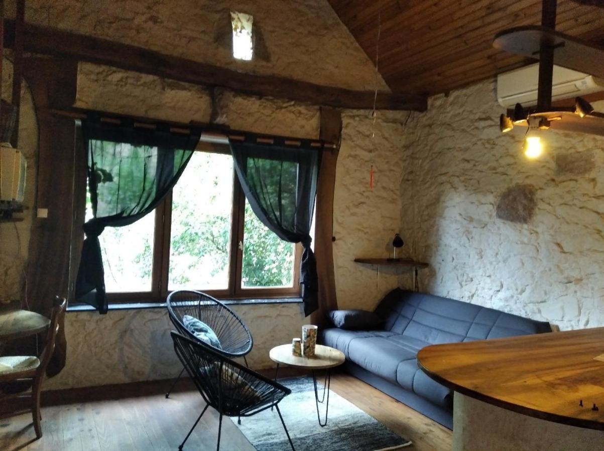 Grange Renovee En Pleine Nature Valady Luaran gambar